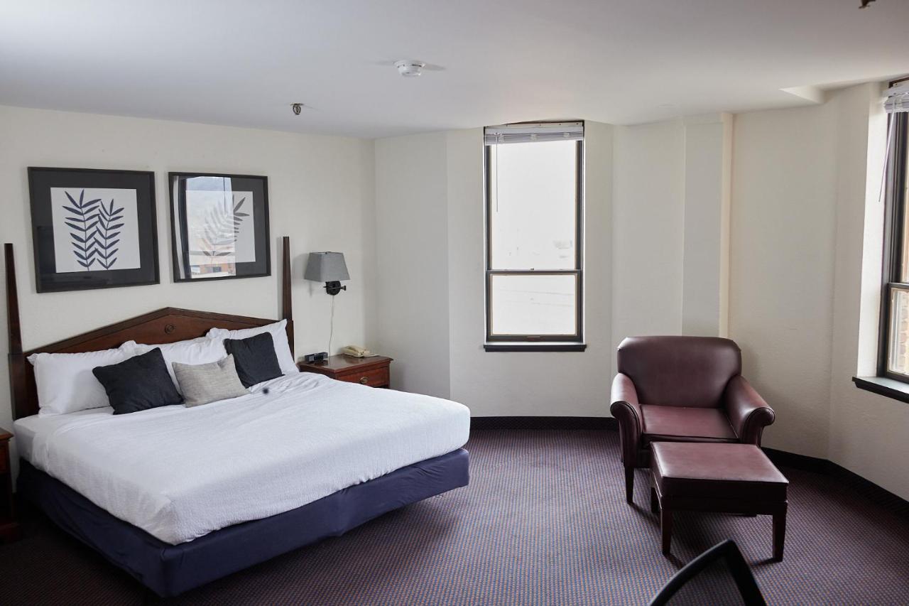 Mclure Hotel Wheeling Exteriér fotografie